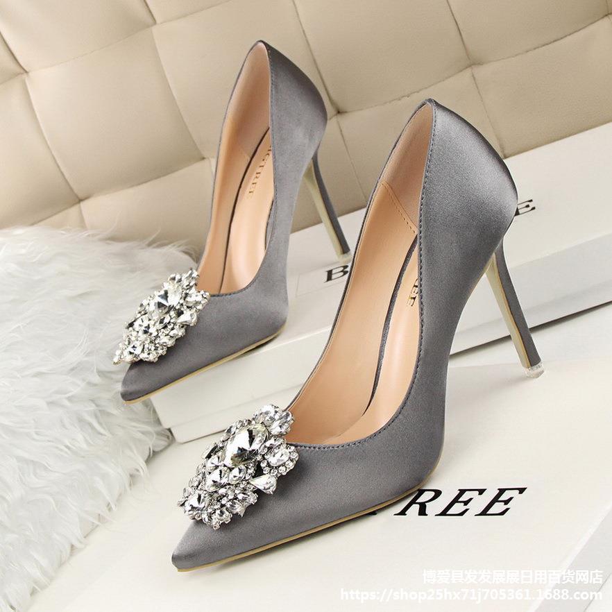 wedding lady shoe