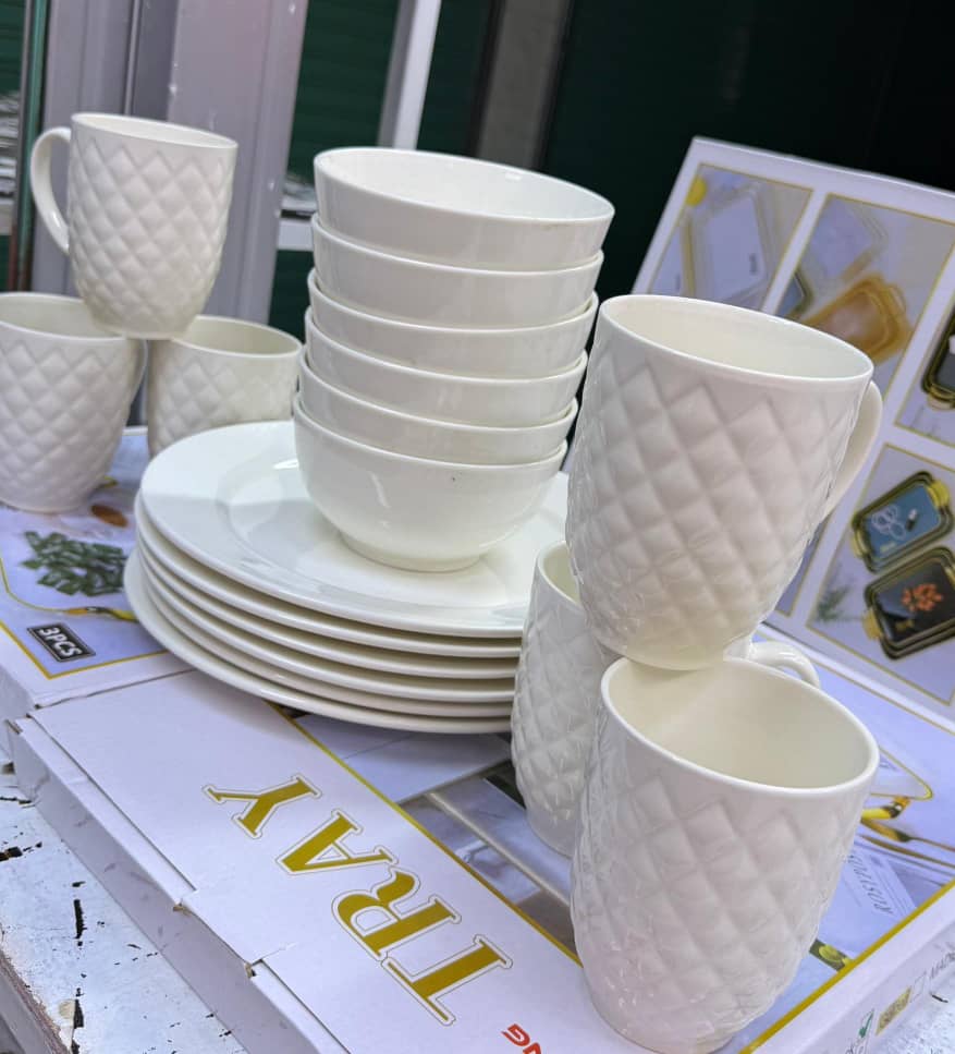 Dinner  set sahani 6 bakuli 6 na vikombe 6